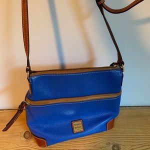 Dooney & Bourke blue pebbled leather pocketbook